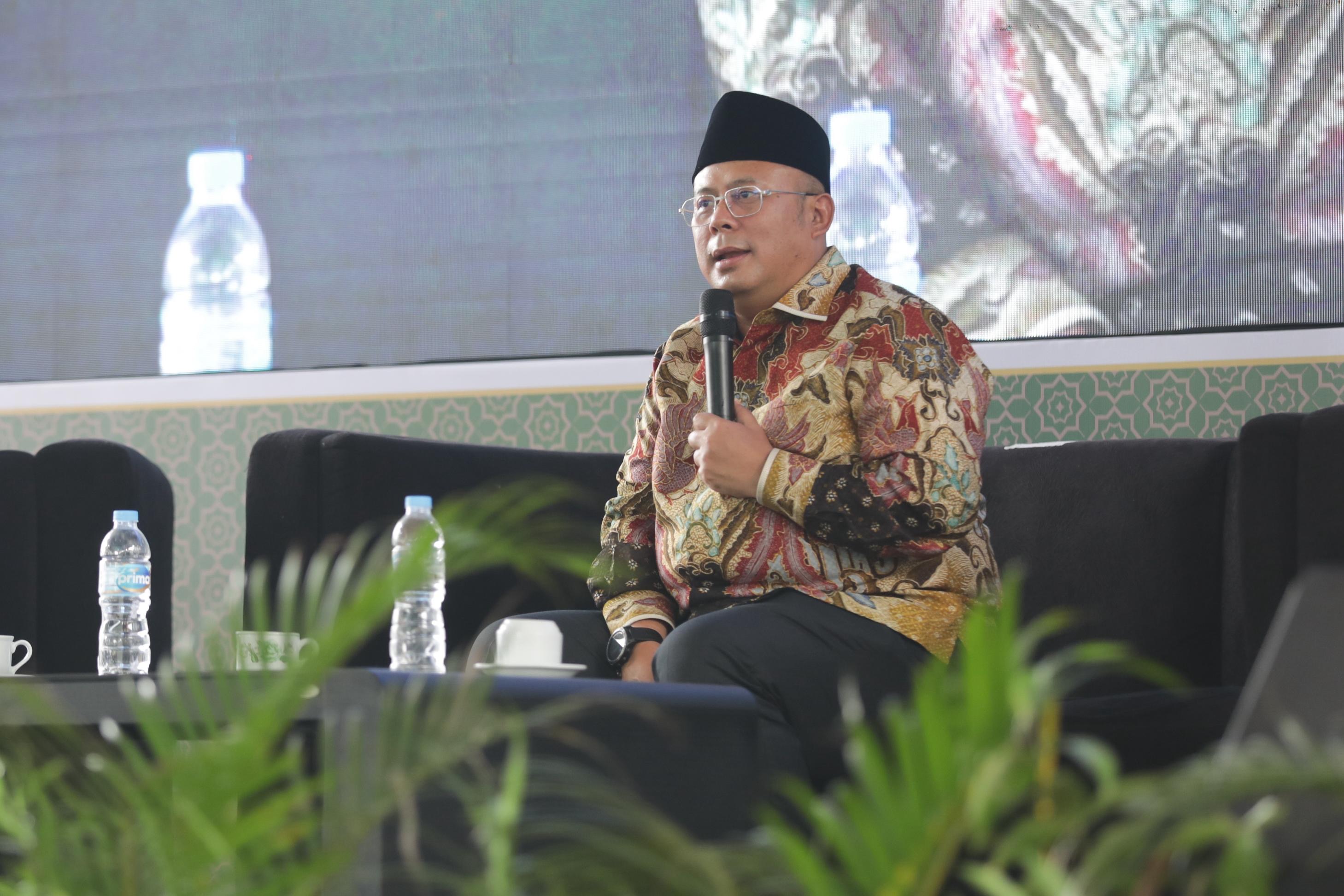 Cucun Kawal UU Pesantren,Pendidikan Santri di Tingkat Global